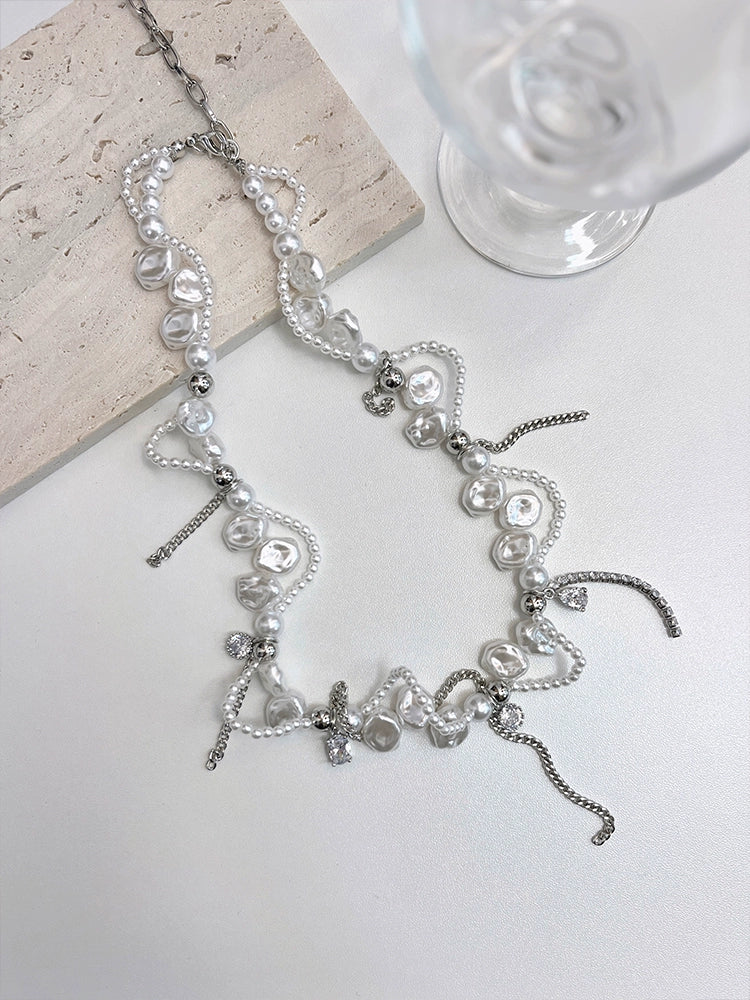 Winding Faux Pearl Necklace